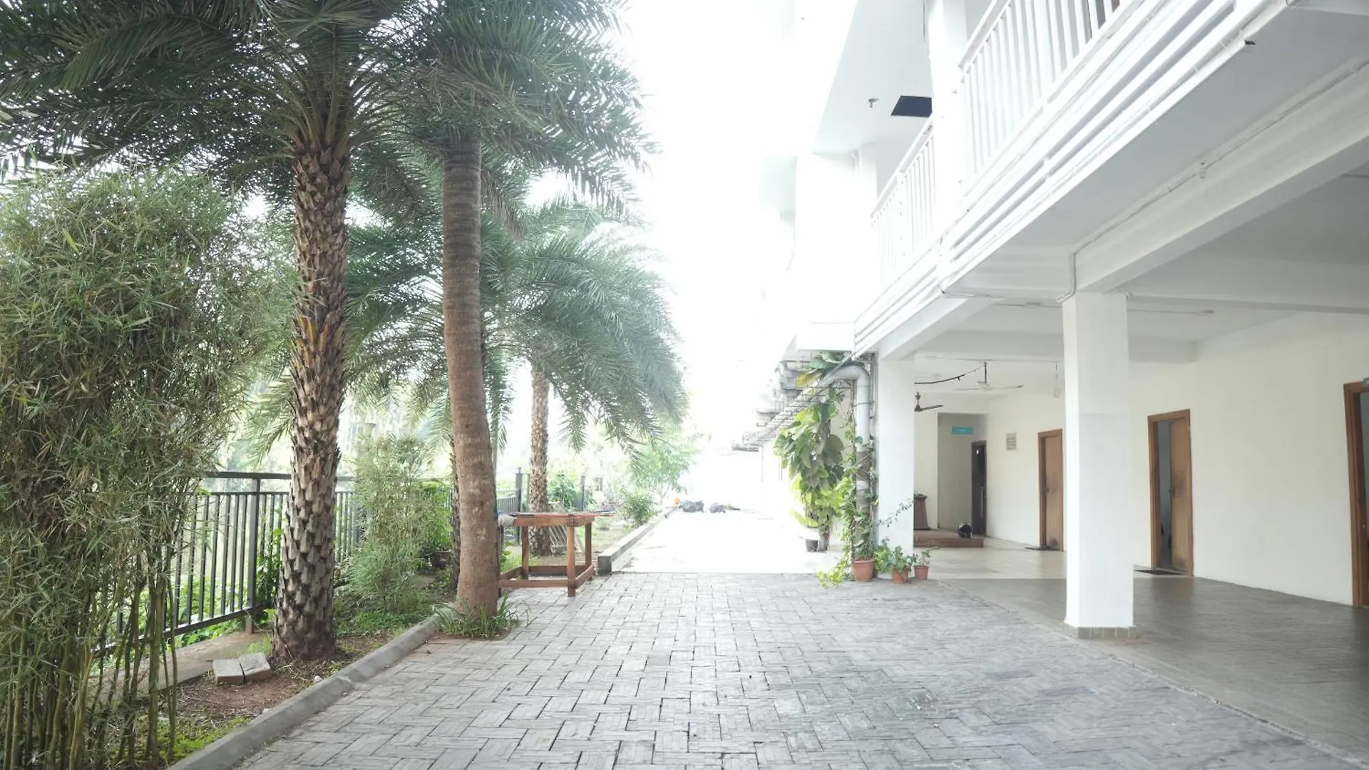 ***  Hotel Lets Stay Kochi Indie