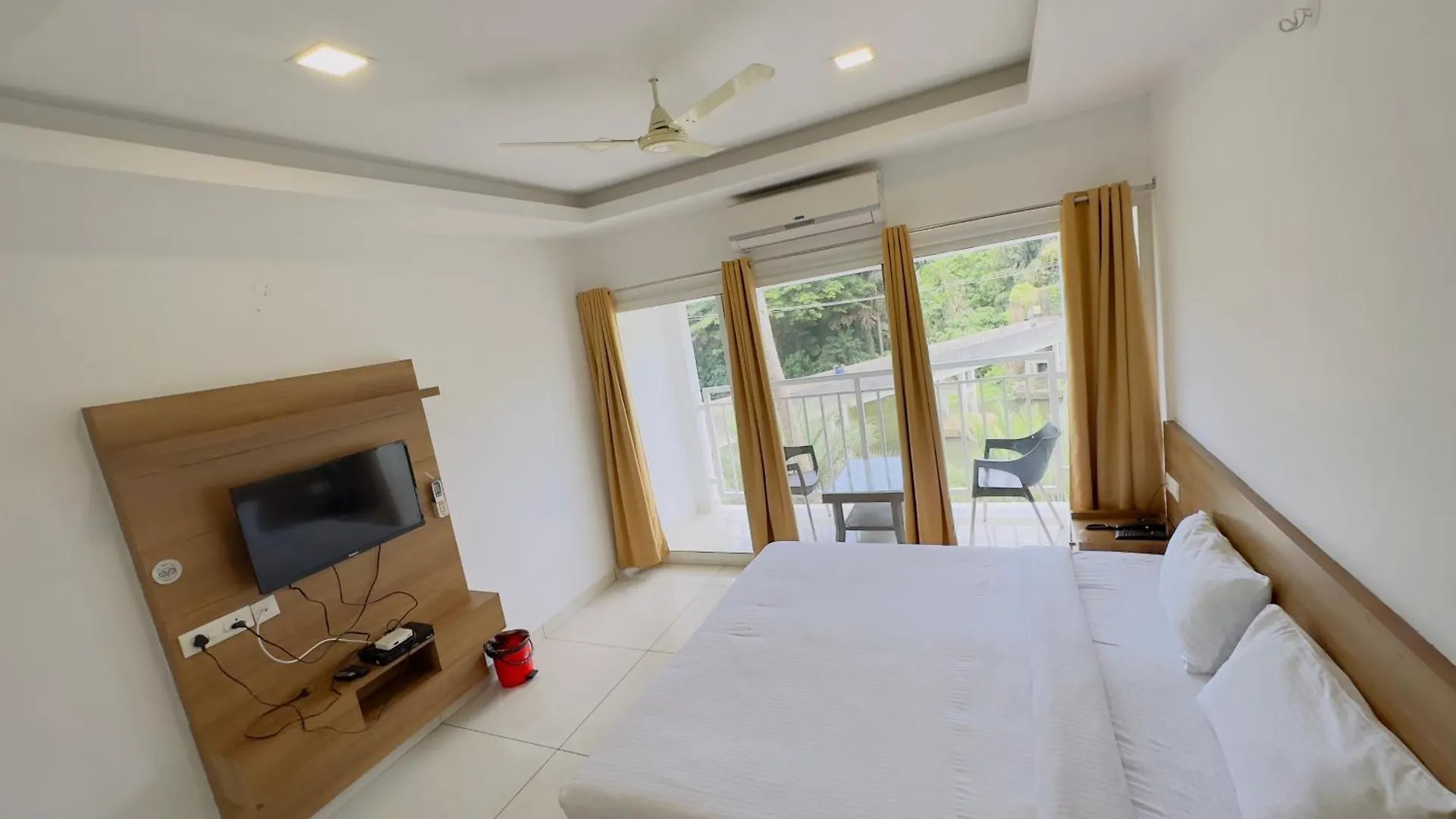 Hotel Lets Stay Kochi 3*,  India